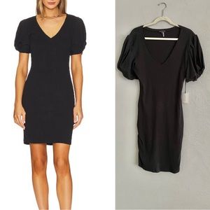 1. State Dress Size XL Black Puffed Short Sleeves Fitted Casual V-Neck Soft